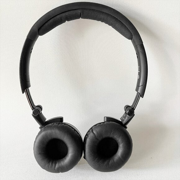 AKG K451 Wired On-Ear Foldable Headphones - Picture 2 of 6